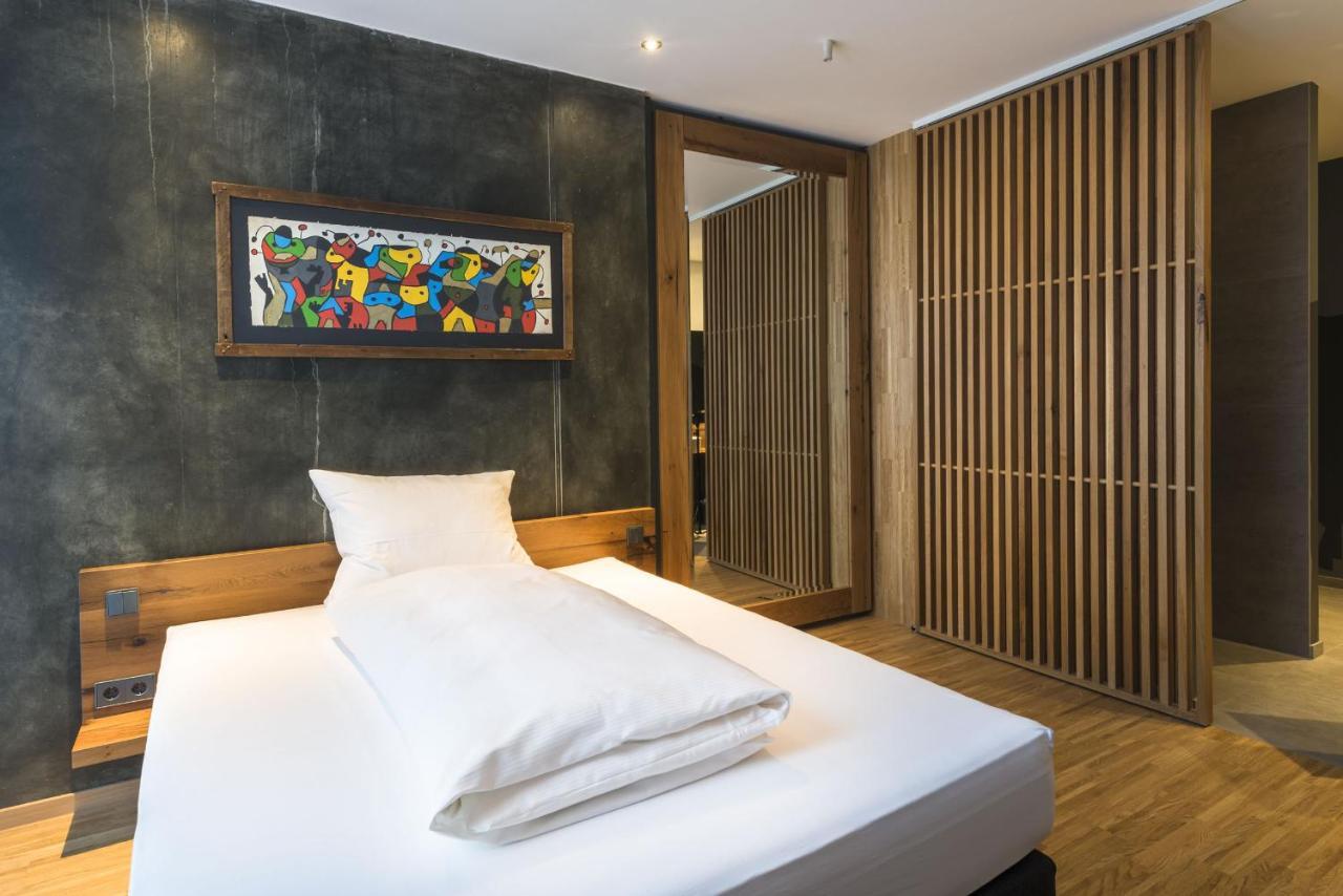 Hotel Ochsen Post Tiefenbronn Exteriör bild